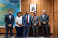 Ministro Luiz Marinho recebe reitor da Universidade Zumbi dos Palmares