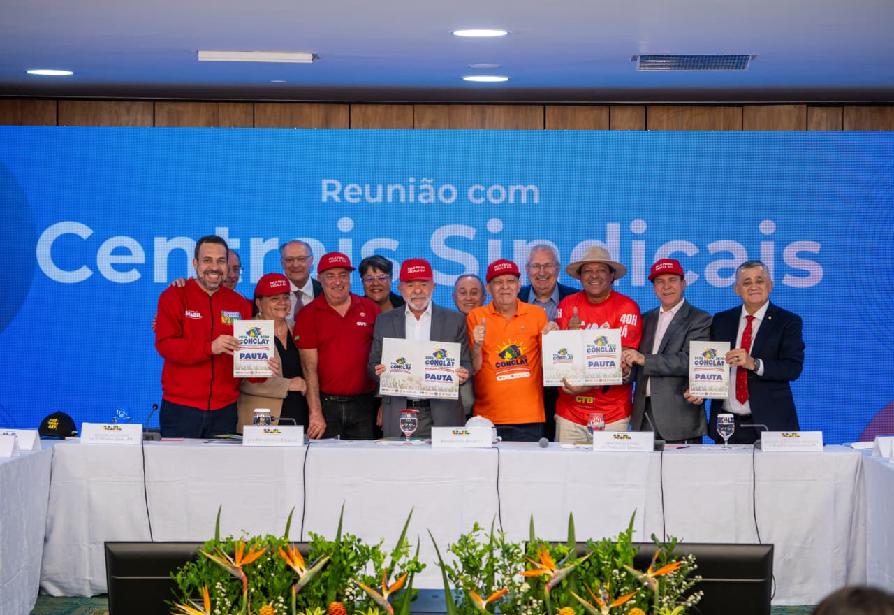Declaração foi feita durante reunião com centrais sindicais que entregaram ao presidente Lula pauta com prioridades como o fim da escala 6x1