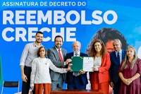 Governo do Brasil amplia direitos de terceirizados com reembolso-creche e jornada de 40 horas