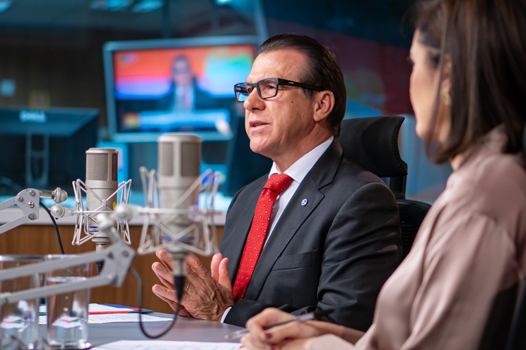 Em entrevista ao programa “Bom Dia, Ministro”, ministro do Trabalho e Emprego defendeu a redução da jornada e destacou efeitos sobre saúde, emprego e produtividade