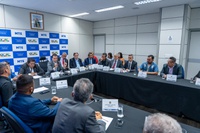 Luiz Marinho debate seguro-defeso com parlamentares e lideranças de pescadores