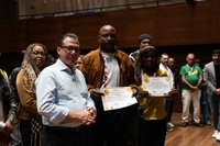 “Queremos levar certificações a mais pessoas”, afirma Luiz Marinho durante entrega de certificados a jovens em Heliópolis (SP)