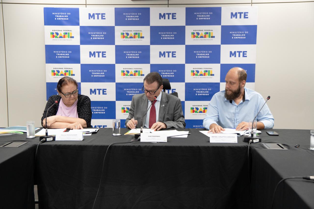 Dados divulgados nesta quarta-feira (13) pelo MTE engloba setor público e privado, e demonstra crescimento de 5% em comparação com 2024, com total de vínculos chegando a 59.970.945 vagas no ano