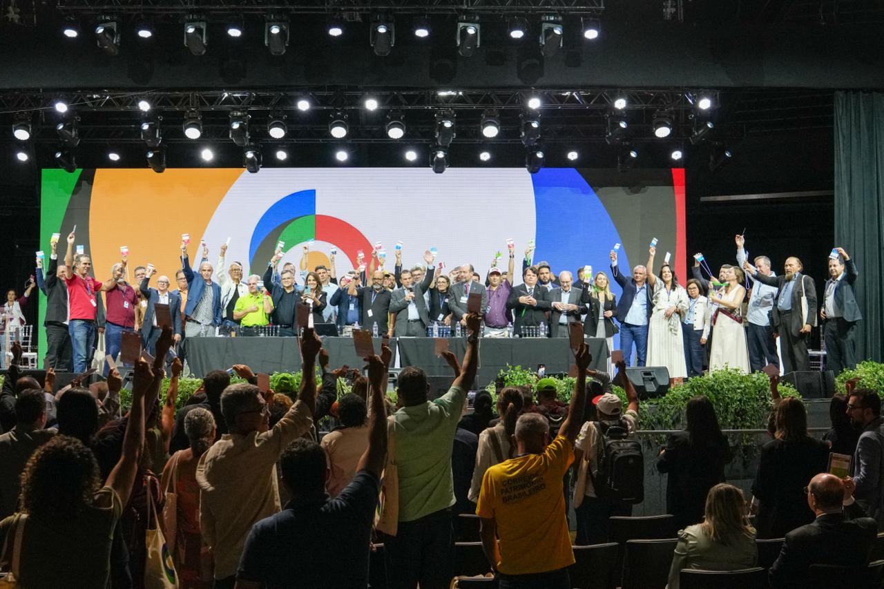 Encontro promovido pelo MTE reuniu trabalhadores, empregadores e governo e consolidou 17 propostas construídas a partir do diálogo social.