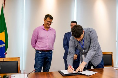 20/12/2023 - Assinatura da adesão da Codevasf à Rede de Parcerias