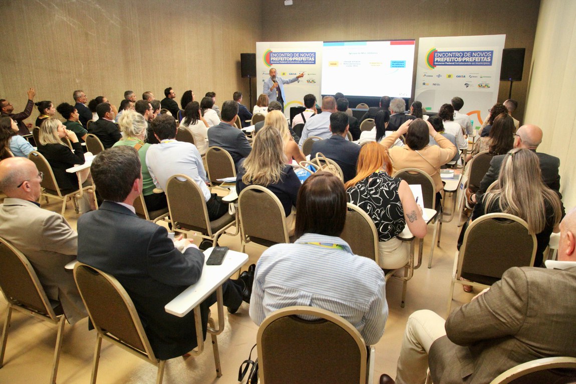11/02/2025 Encontro Nacional de Novos Prefeitos e Prefeitas
Palestra Gestaopublicagov.br - Esau Mendes

Foto: André Corrêa