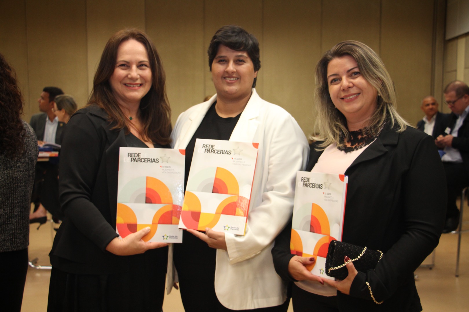 Lançamento do Livro 10 anos da Rede de Parcerias - dia 02-06-2025 (104).JPG