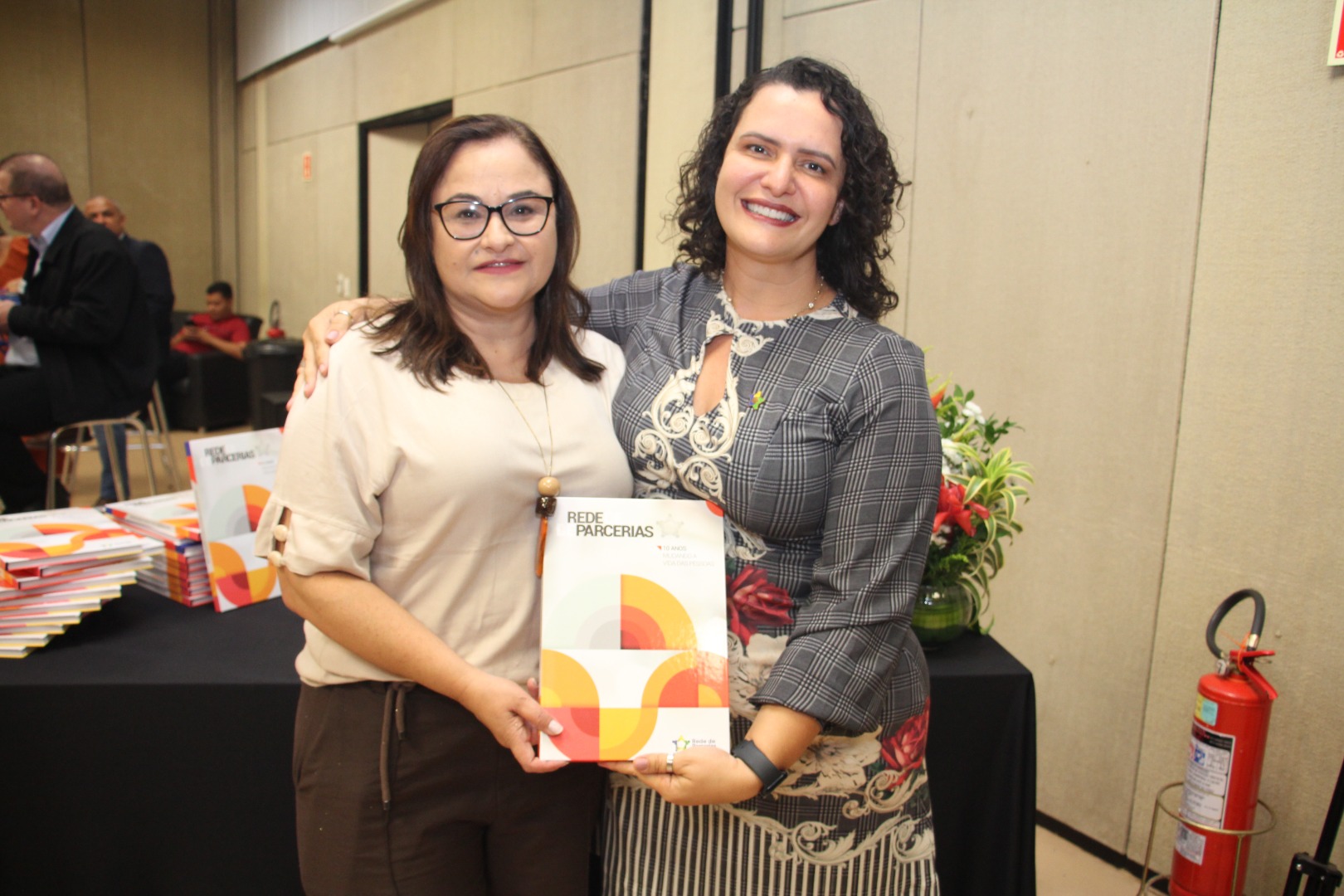 Lançamento do Livro 10 anos da Rede de Parcerias - dia 02-06-2025 (106).JPG