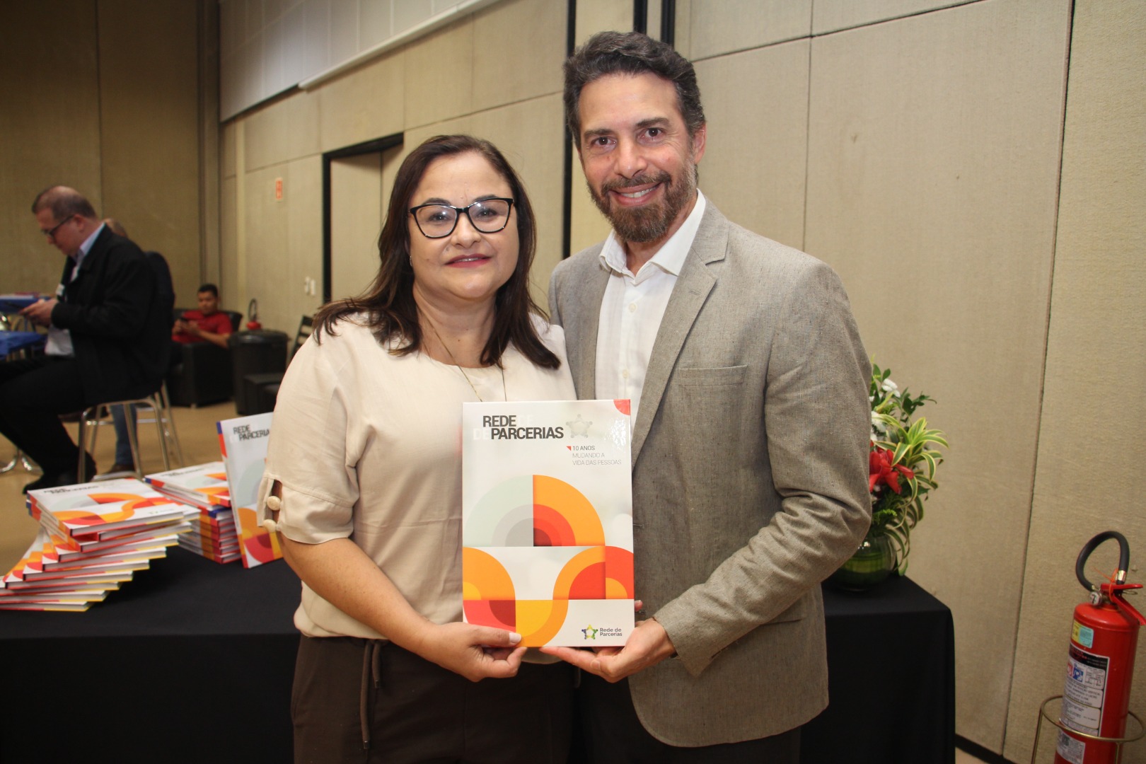 Lançamento do Livro 10 anos da Rede de Parcerias - dia 02-06-2025 (108).JPG