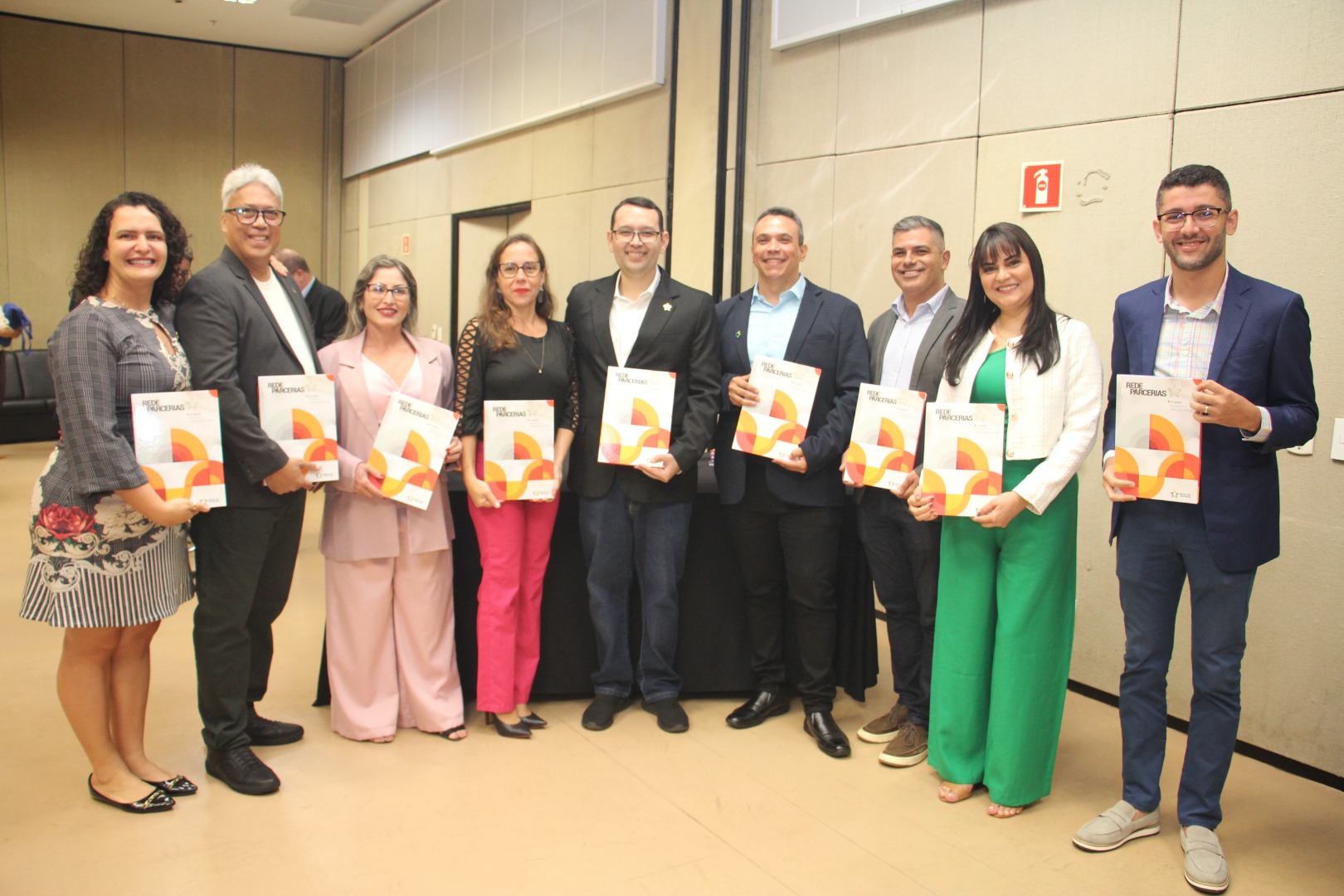 Lançamento do Livro 10 anos da Rede de Parcerias - dia 02-06-2025 (111).JPG