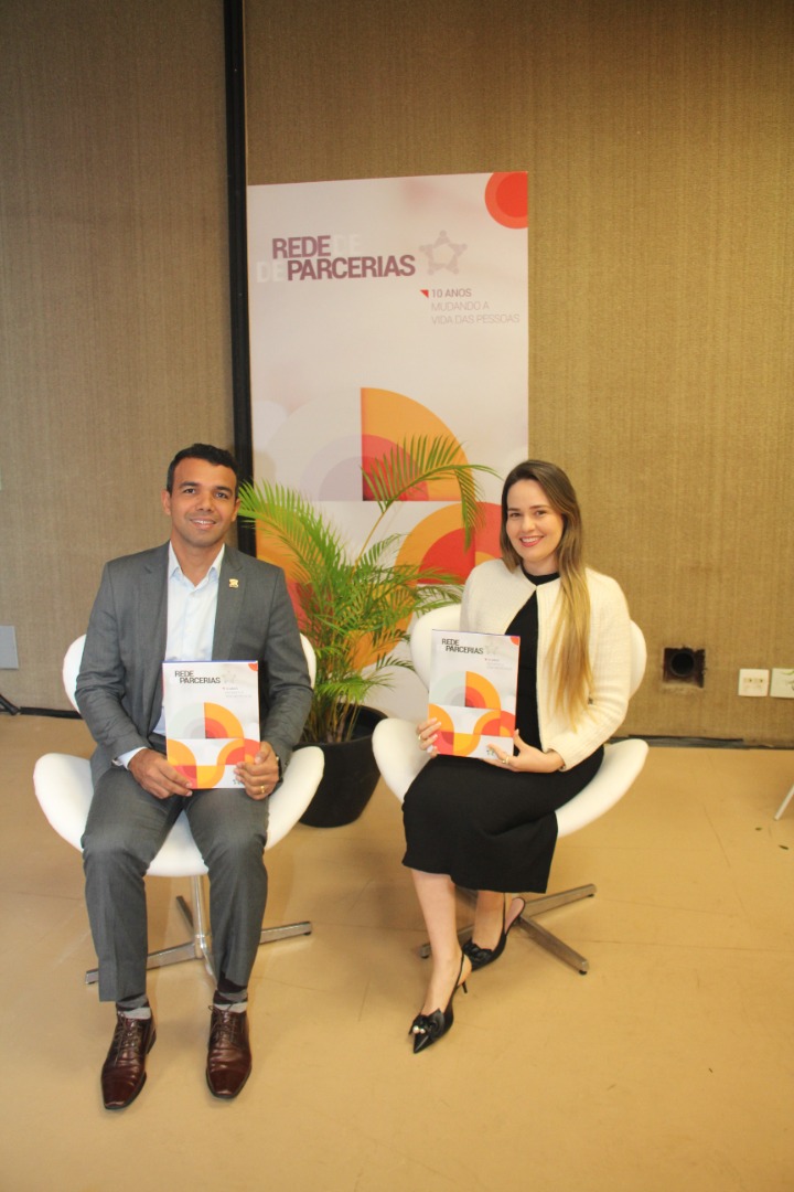 Lançamento do Livro 10 anos da Rede de Parcerias - dia 02-06-2025 (118).JPG