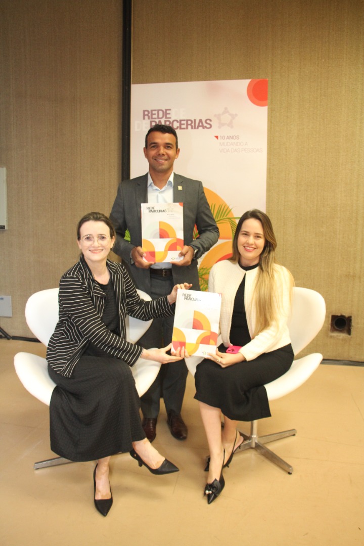 Lançamento do Livro 10 anos da Rede de Parcerias - dia 02-06-2025 (120).JPG