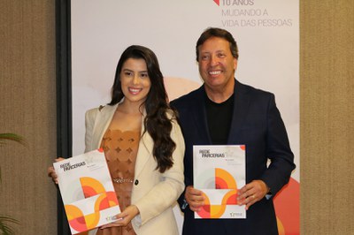 Lançamento do Livro 10 anos da Rede de Parcerias - dia 02-06-2025 (124).JPG