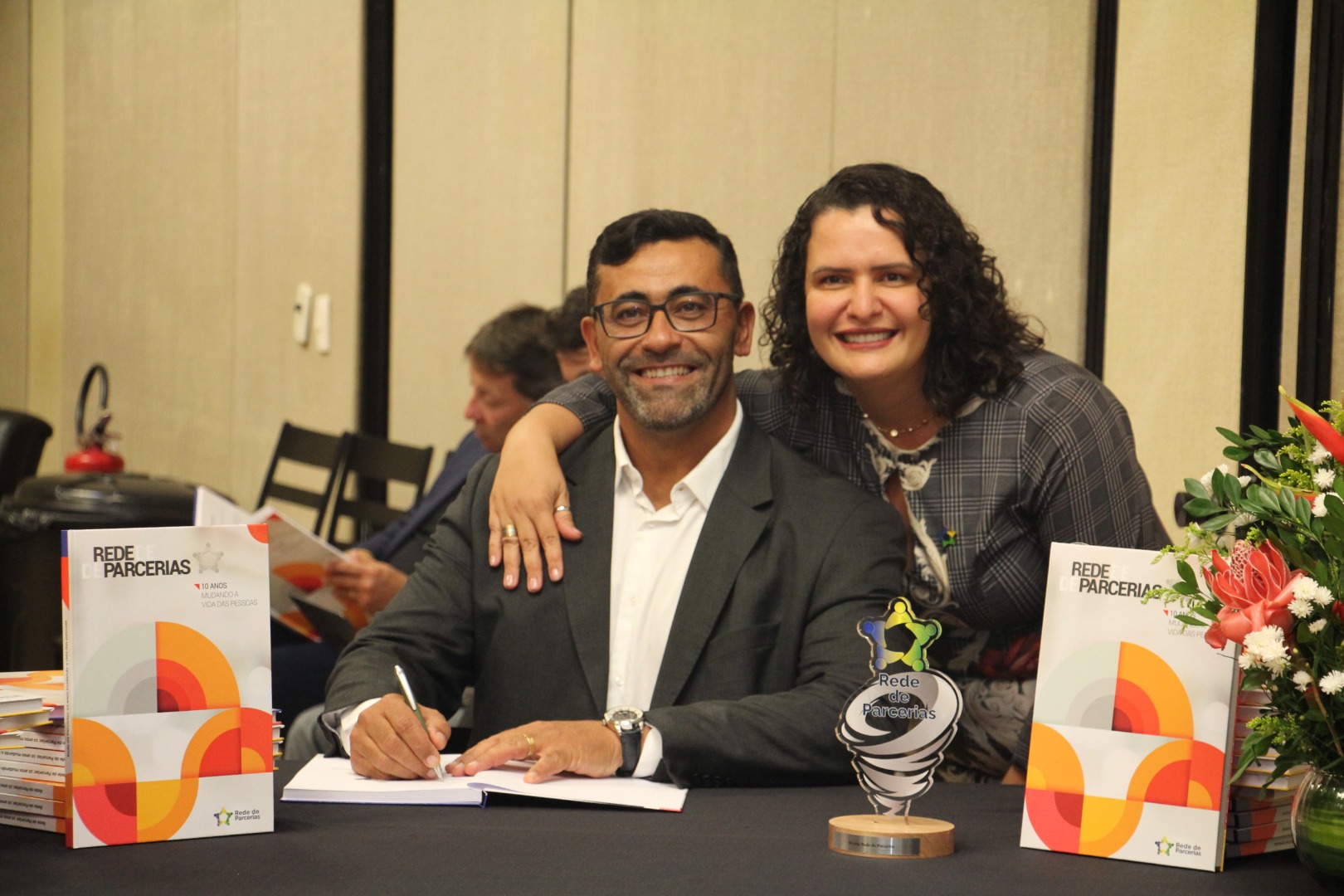 Lançamento do Livro 10 anos da Rede de Parcerias - dia 02-06-2025 (135).JPG