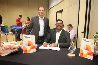 Lançamento do Livro 10 anos da Rede de Parcerias - dia 02-06-2025 (137).JPG