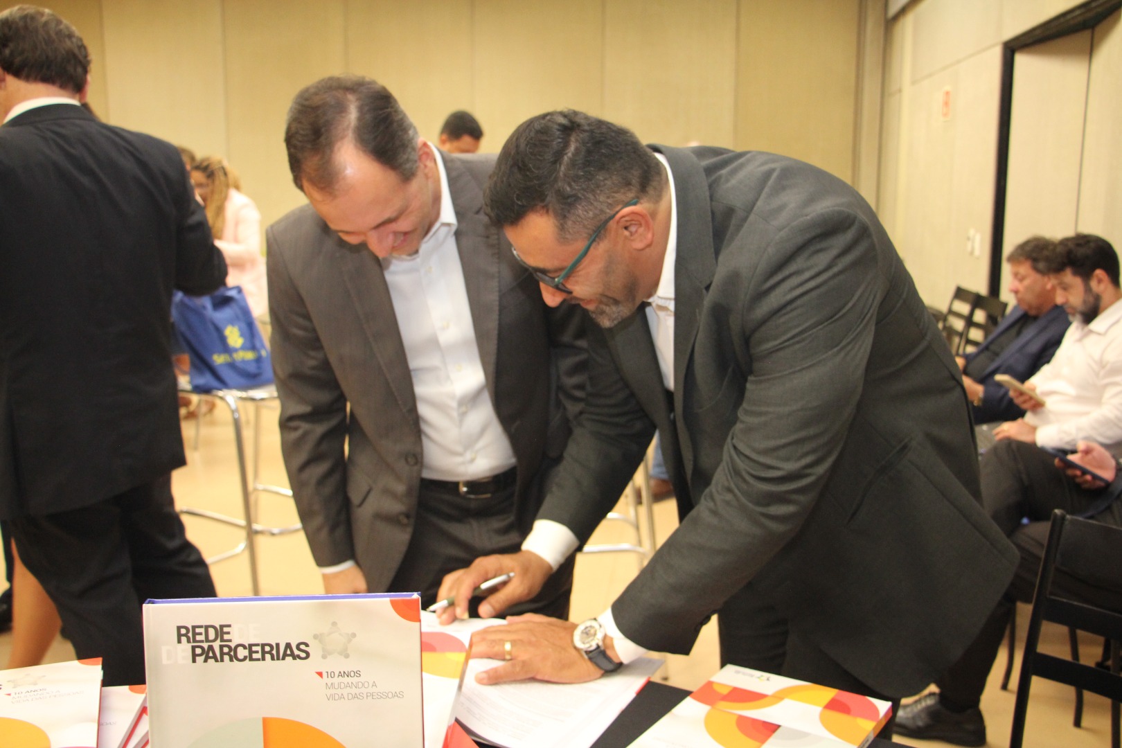 Lançamento do Livro 10 anos da Rede de Parcerias - dia 02-06-2025 (139).JPG