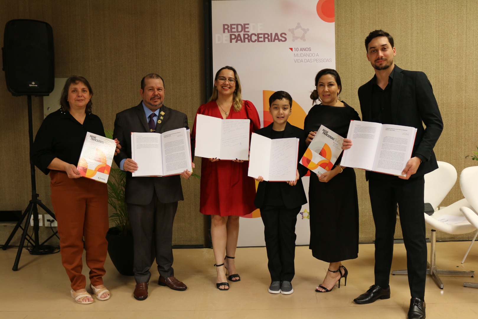 Lançamento do Livro 10 anos da Rede de Parcerias - dia 02-06-2025 (148).JPG