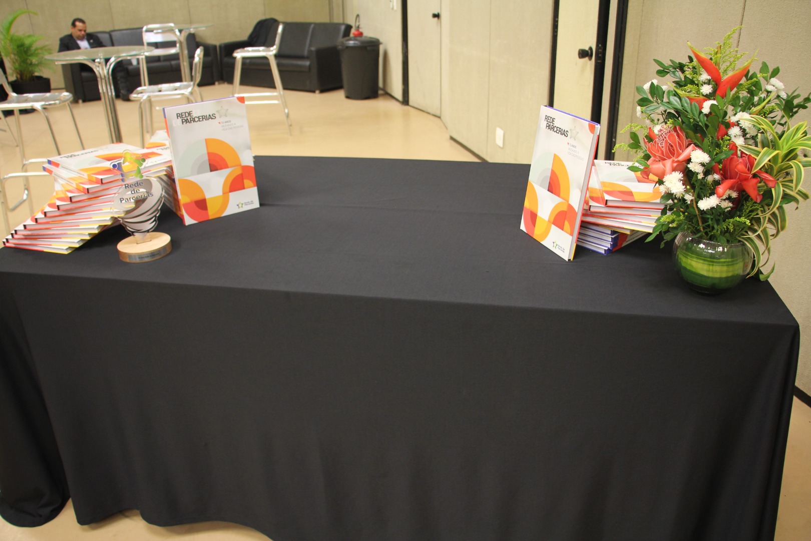 Lançamento do Livro 10 anos da Rede de Parcerias - dia 02-06-2025