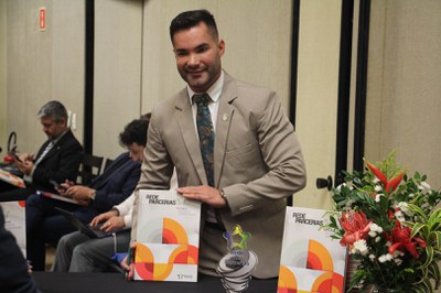 Lançamento do Livro 10 anos da Rede de Parcerias - dia 02-06-2025 (160).JPG