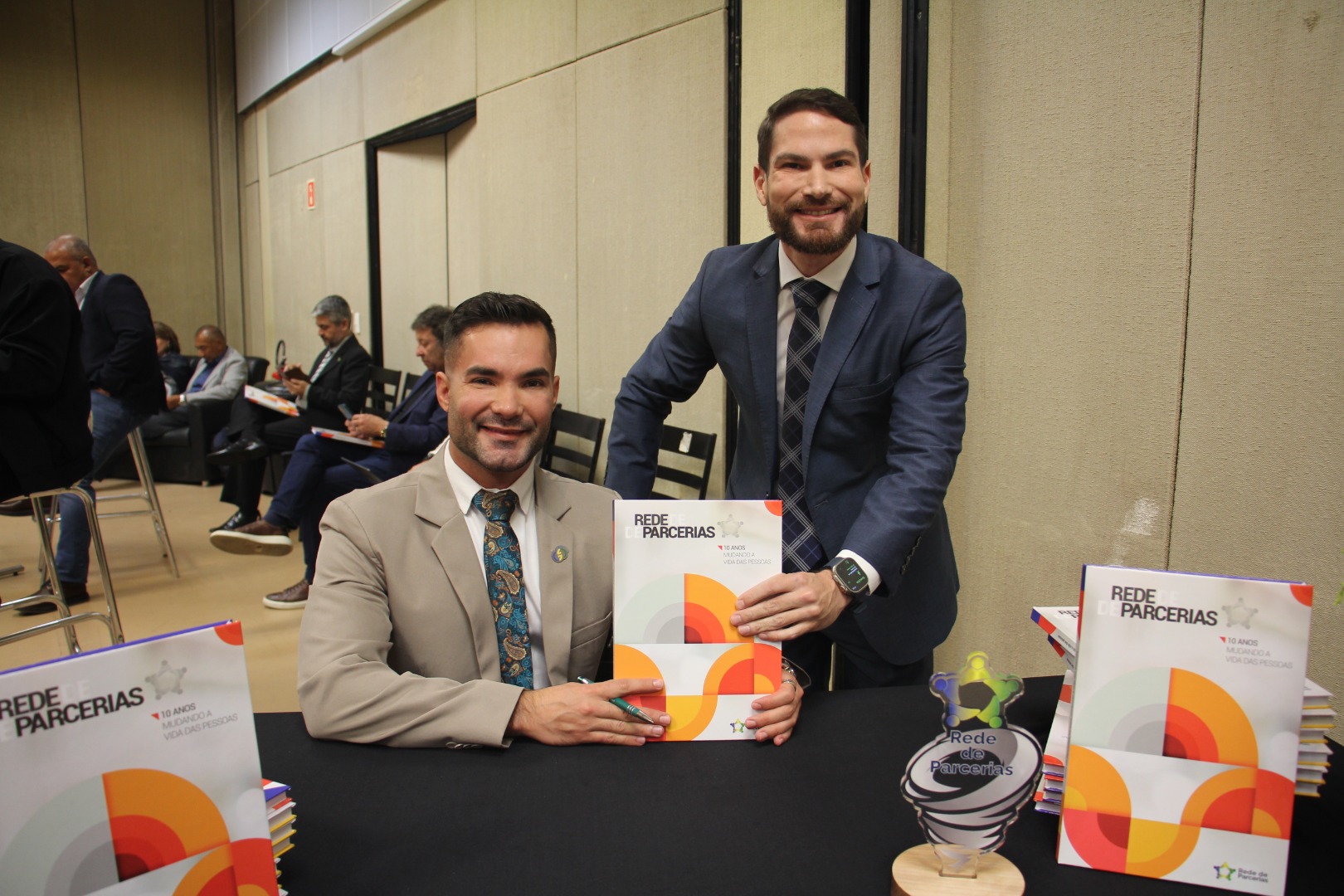 Lançamento do Livro 10 anos da Rede de Parcerias - dia 02-06-2025 (161).JPG