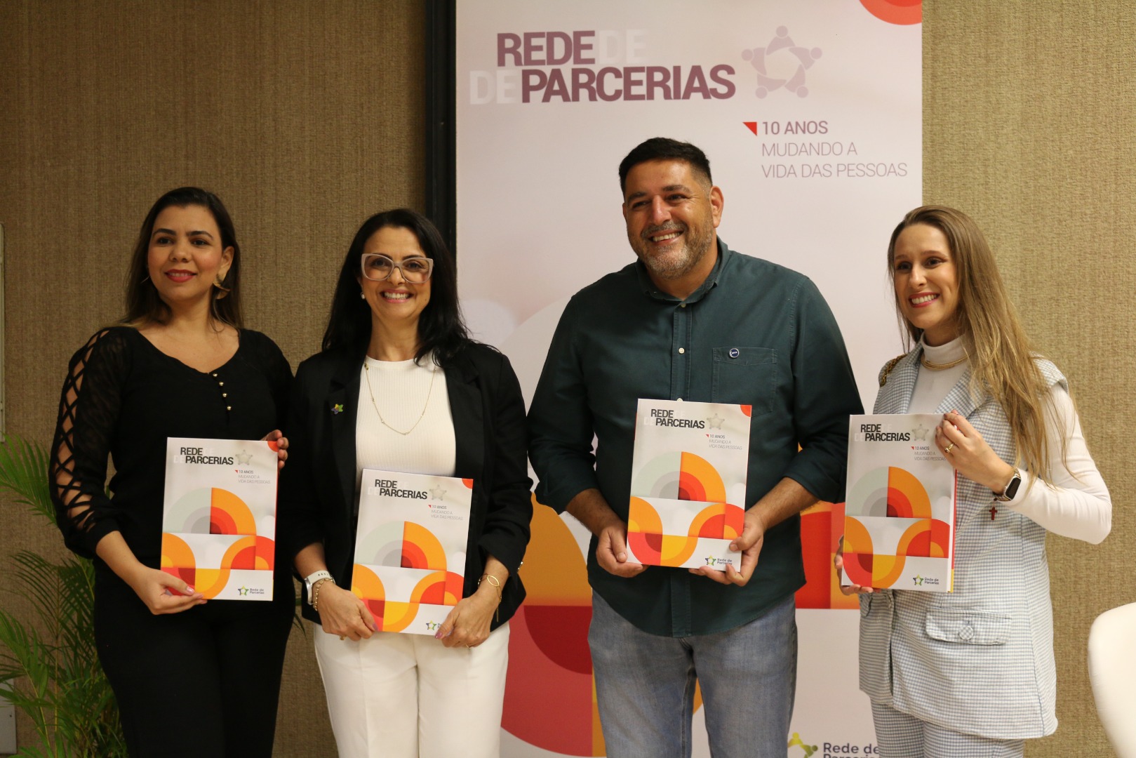 Lançamento do Livro 10 anos da Rede de Parcerias - dia 02-06-2025 (168).JPG