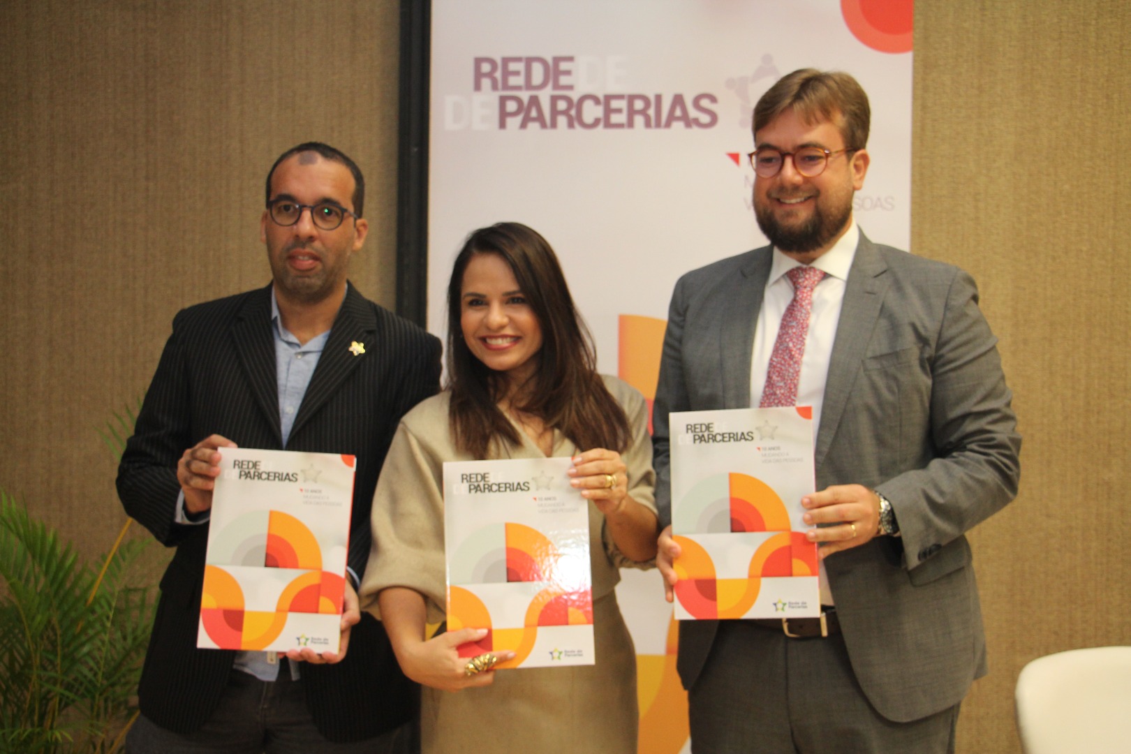 Lançamento do Livro 10 anos da Rede de Parcerias - dia 02-06-2025 (169).JPG