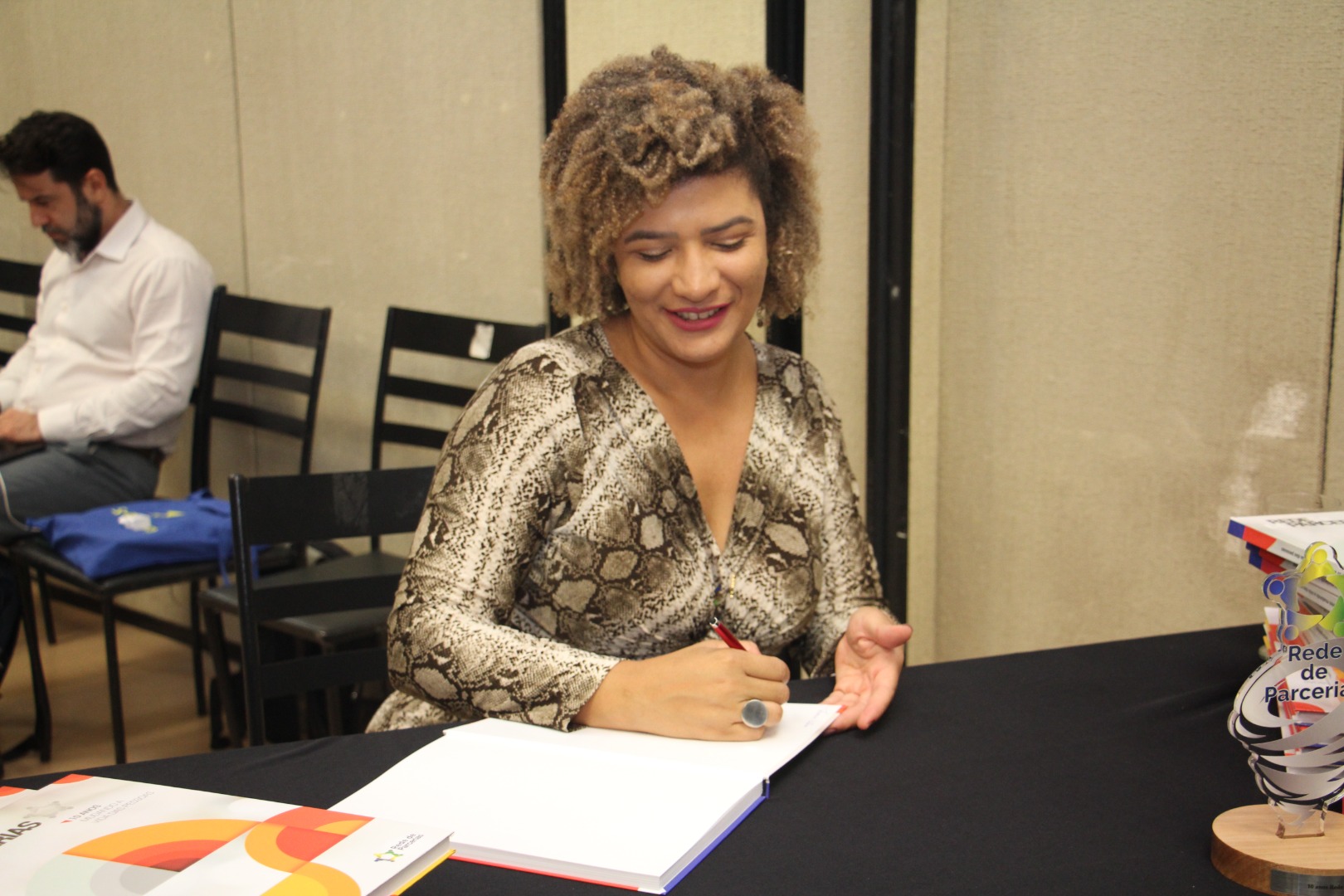 Lançamento do Livro 10 anos da Rede de Parcerias - dia 02-06-2025 (180).JPG