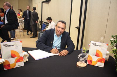 Lançamento do Livro 10 anos da Rede de Parcerias - dia 02-06-2025 (182).JPG