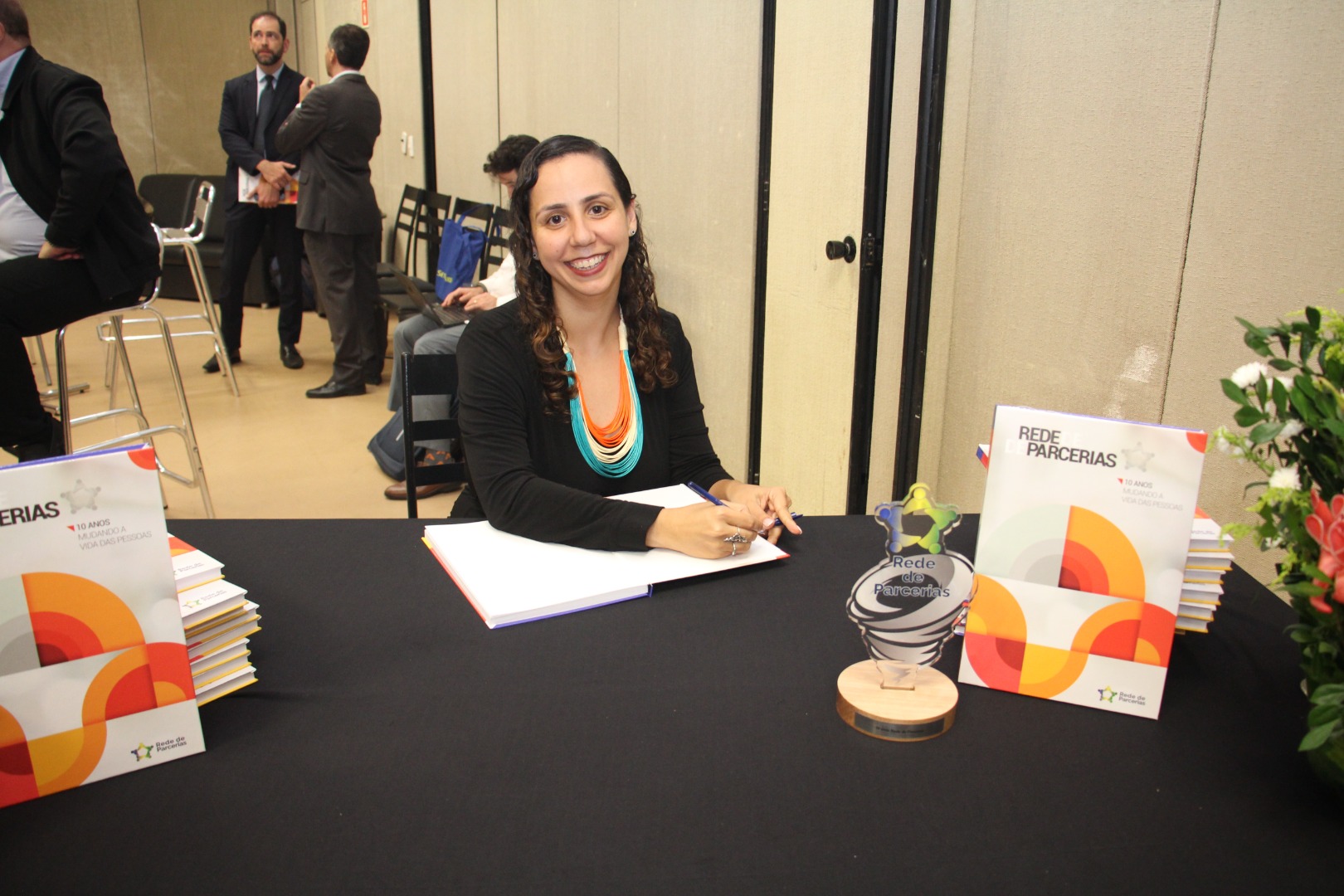 Lançamento do Livro 10 anos da Rede de Parcerias - dia 02-06-2025 (184).JPG