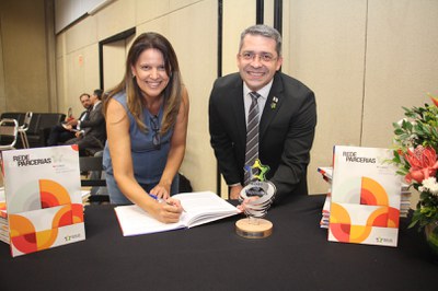 Lançamento do Livro 10 anos da Rede de Parcerias - dia 02-06-2025 (192).JPG