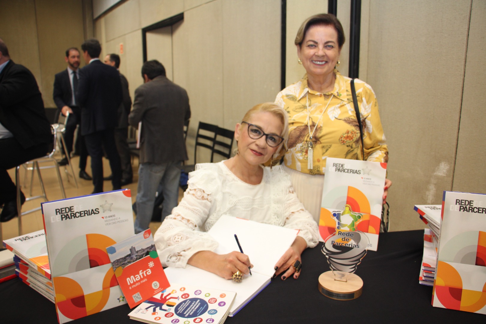 Lançamento do Livro 10 anos da Rede de Parcerias - dia 02-06-2025 (197).JPG