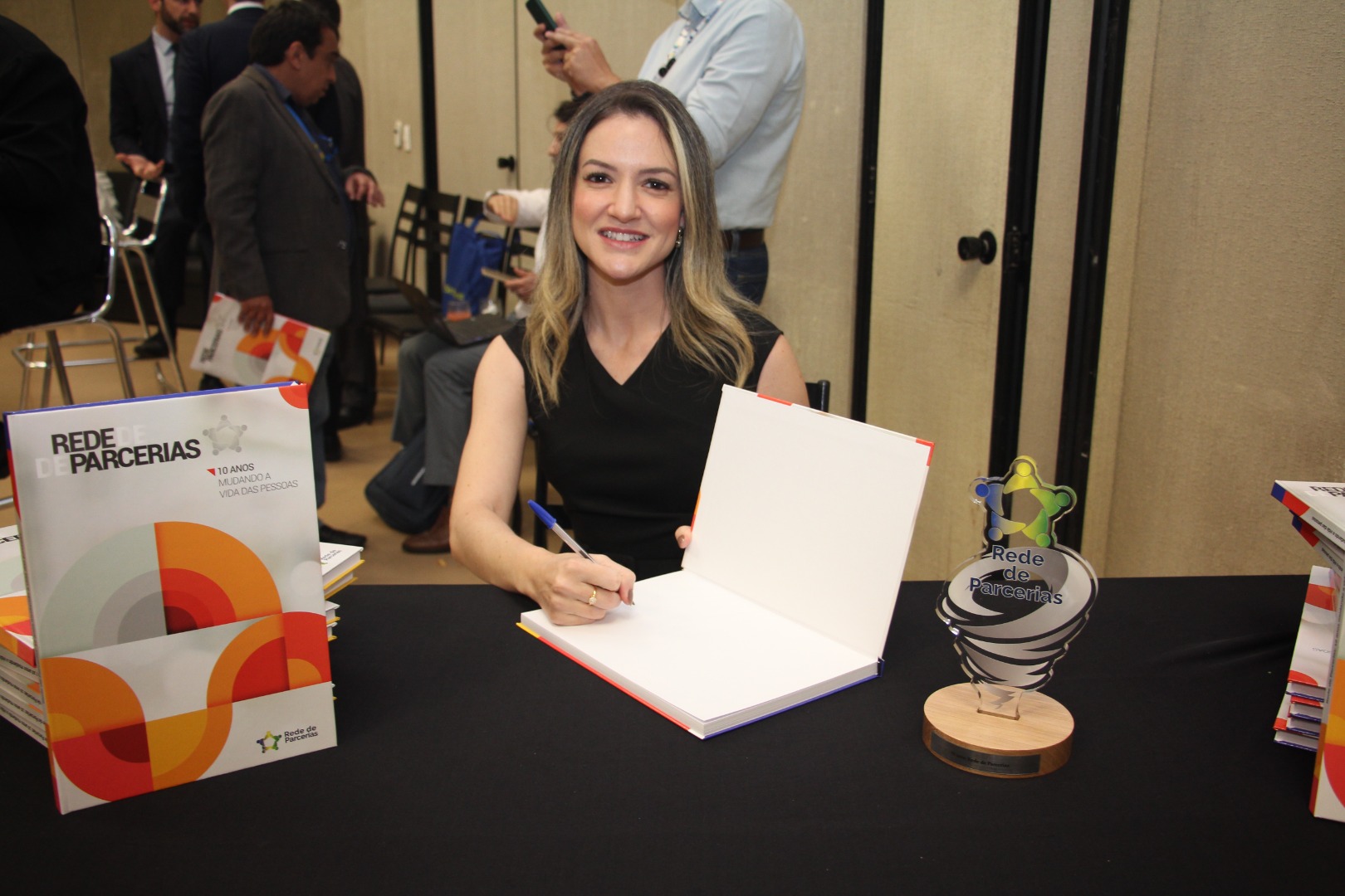 Lançamento do Livro 10 anos da Rede de Parcerias - dia 02-06-2025 (198).JPG