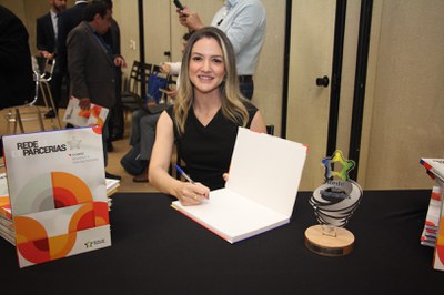 Lançamento do Livro 10 anos da Rede de Parcerias - dia 02-06-2025 (198).JPG