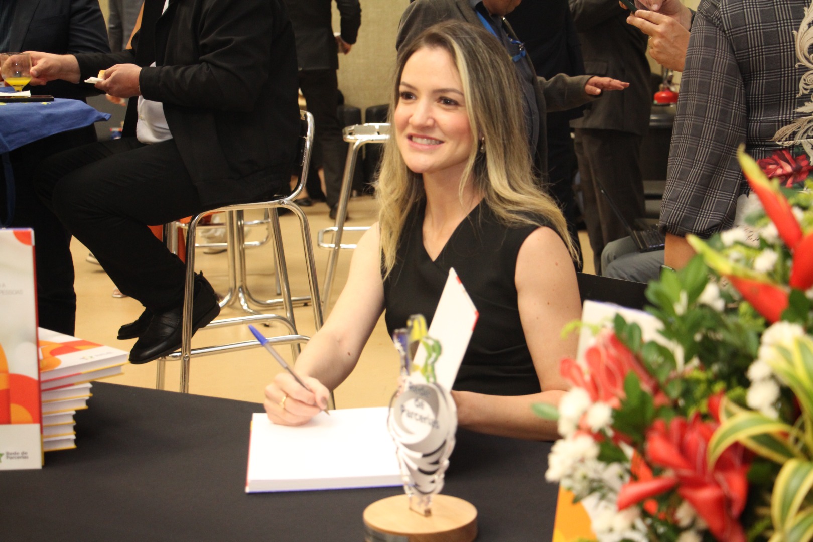 Lançamento do Livro 10 anos da Rede de Parcerias - dia 02-06-2025 (199).JPG