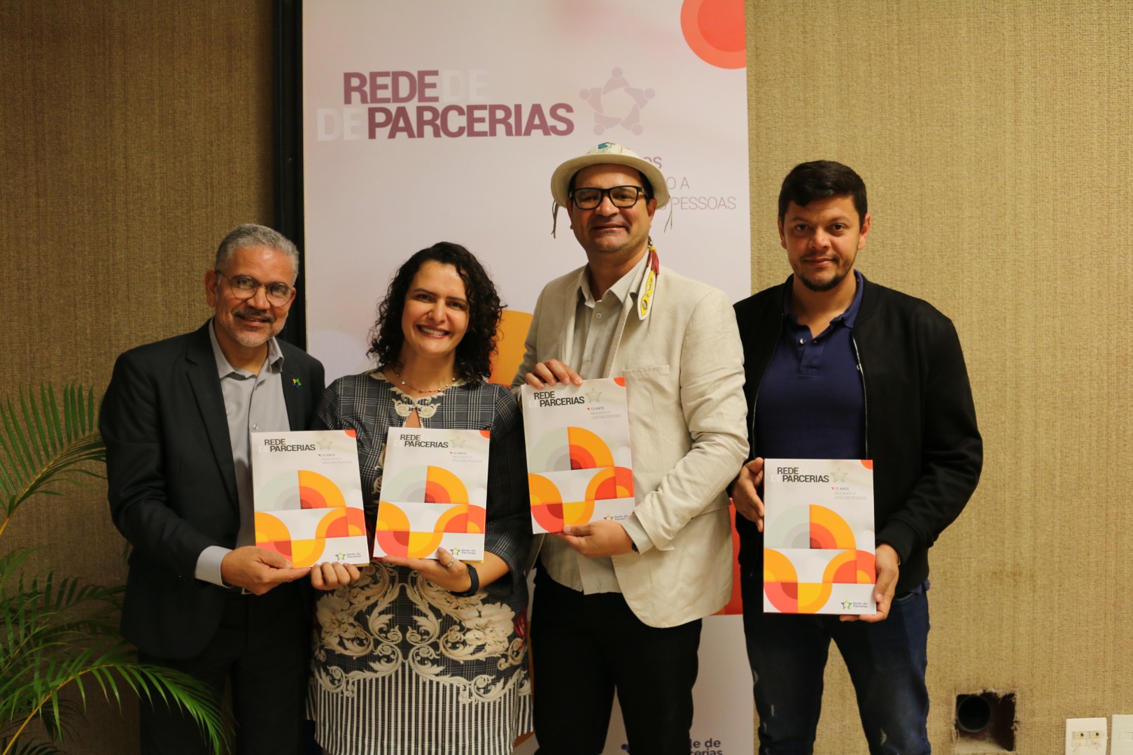Lançamento do Livro 10 anos da Rede de Parcerias - dia 02-06-2025 (232).JPG