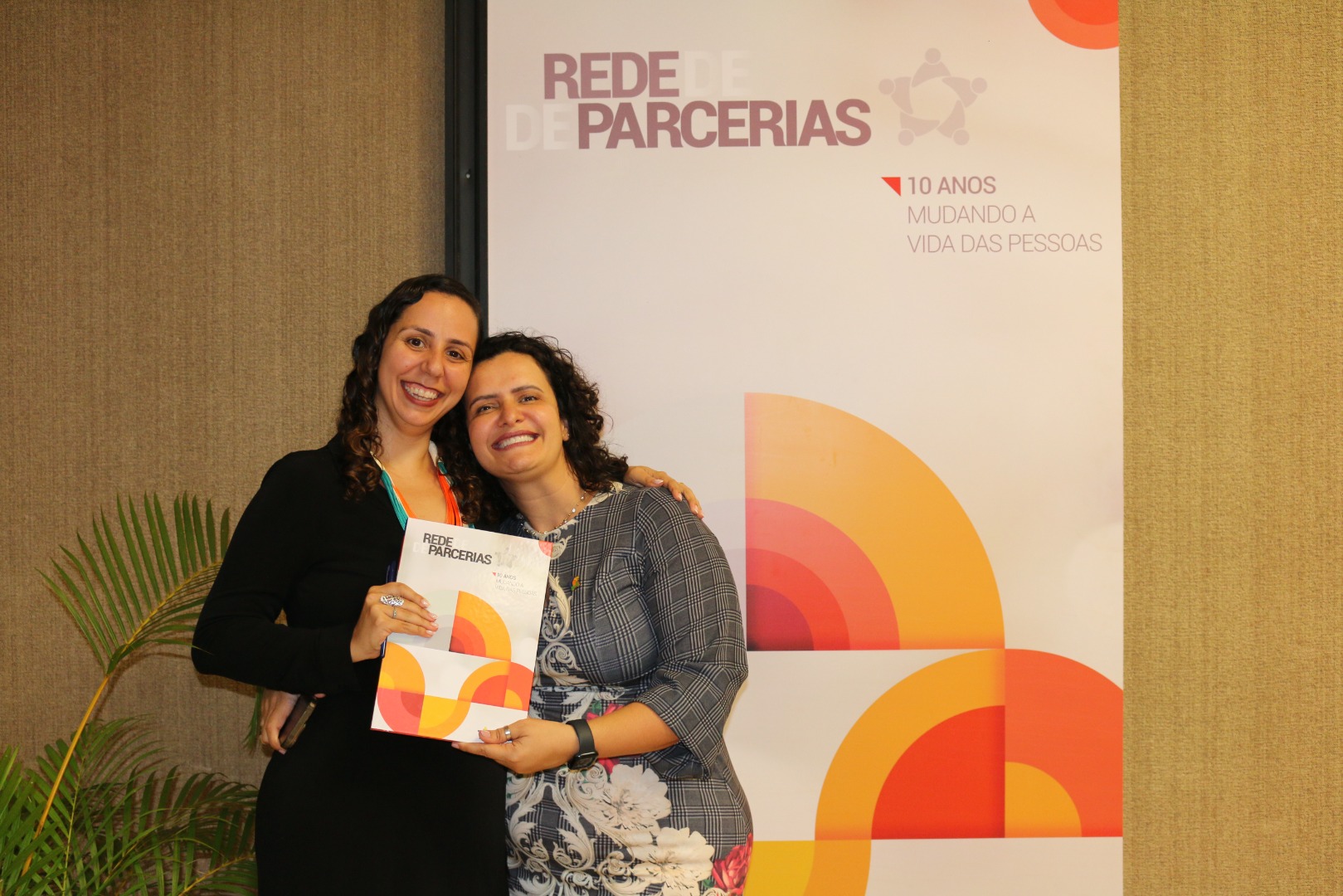 Lançamento do Livro 10 anos da Rede de Parcerias - dia 02-06-2025 (234).JPG