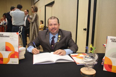 Lançamento do Livro 10 anos da Rede de Parcerias - dia 02-06-2025 (242).JPG