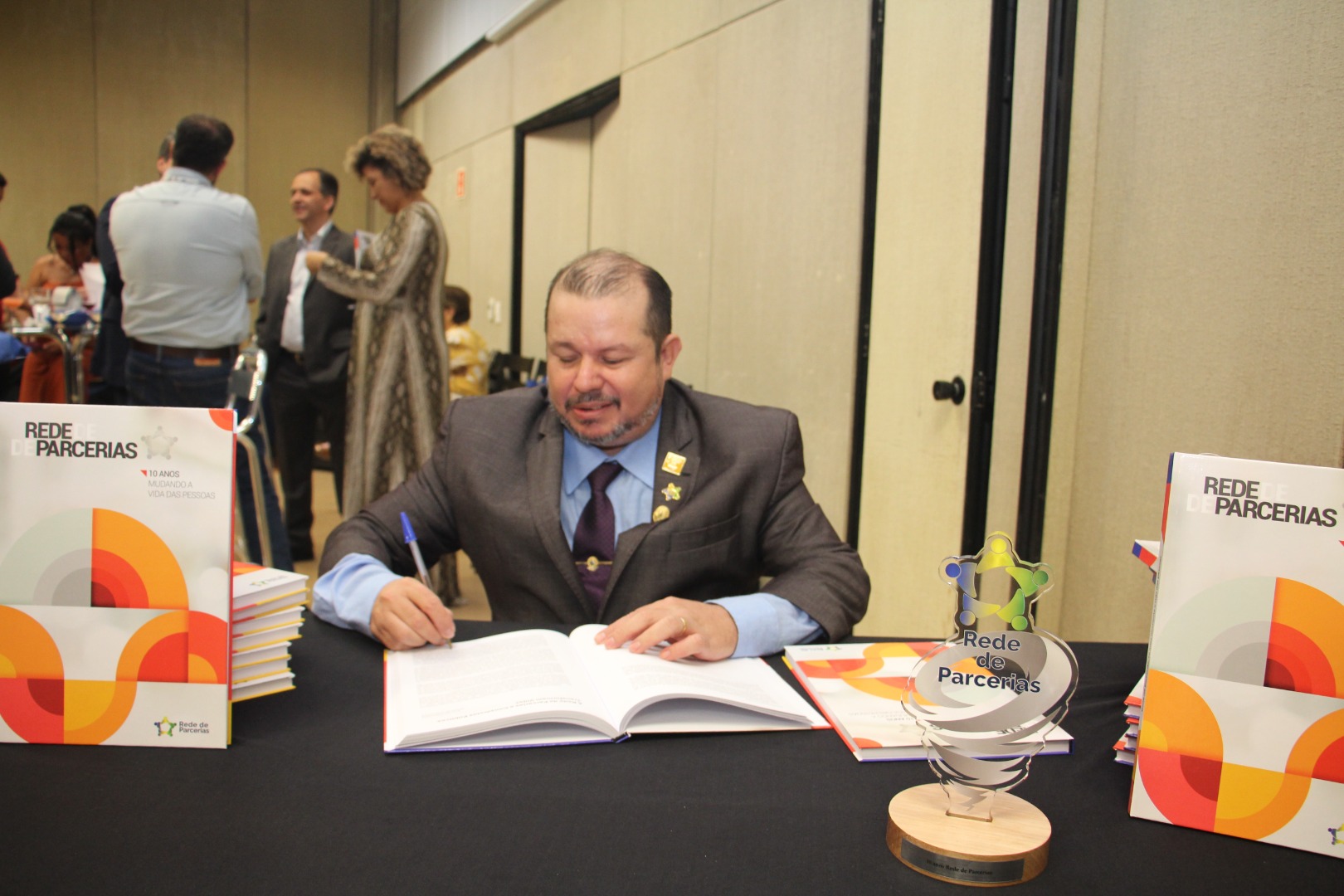 Lançamento do Livro 10 anos da Rede de Parcerias - dia 02-06-2025 (243).JPG