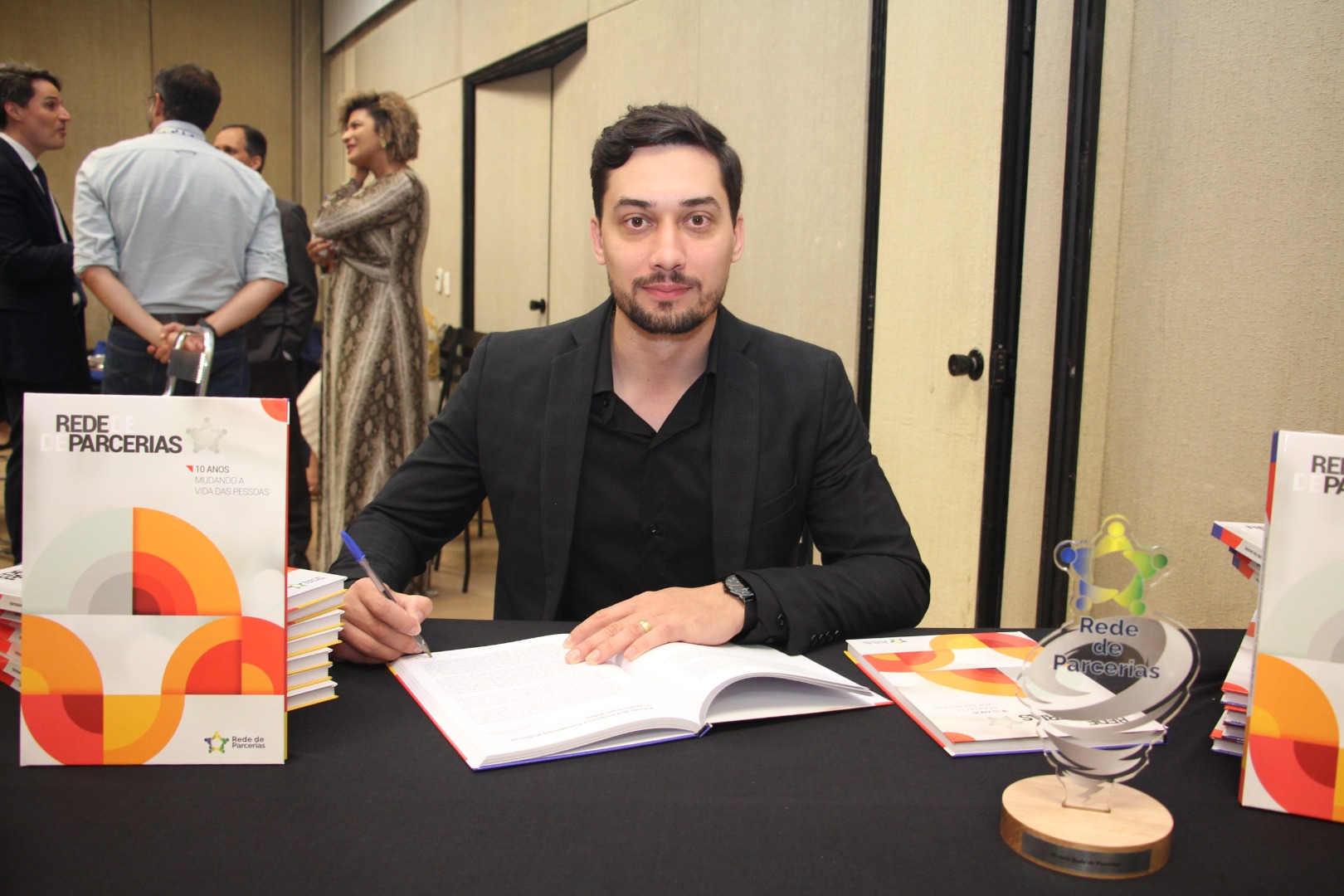 Lançamento do Livro 10 anos da Rede de Parcerias - dia 02-06-2025 (244).JPG