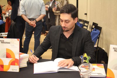 Lançamento do Livro 10 anos da Rede de Parcerias - dia 02-06-2025 (245).JPG