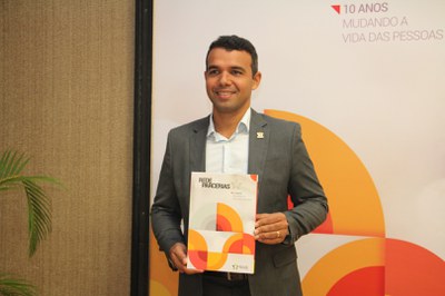 Lançamento do Livro 10 anos da Rede de Parcerias - dia 02-06-2025 (251).JPG