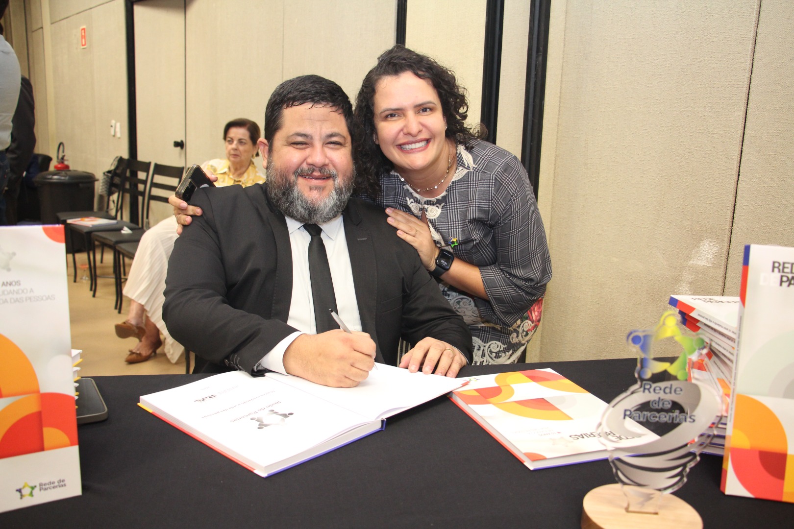 Lançamento do Livro 10 anos da Rede de Parcerias - dia 02-06-2025 (252).JPG