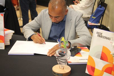 Lançamento do Livro 10 anos da Rede de Parcerias - dia 02-06-2025 (259).JPG