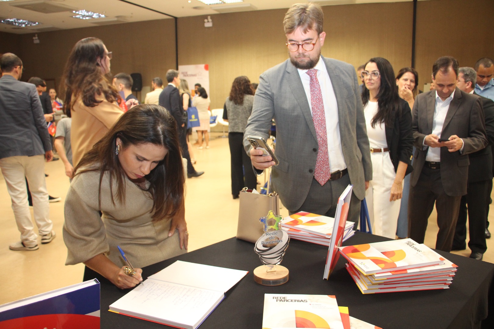 Lançamento do Livro 10 anos da Rede de Parcerias - dia 02-06-2025 (306).JPG