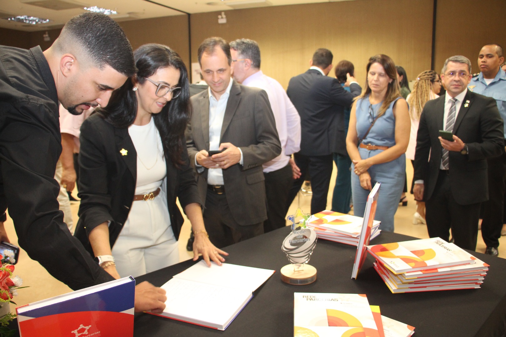 Lançamento do Livro 10 anos da Rede de Parcerias - dia 02-06-2025 (307).JPG