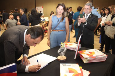 Lançamento do Livro 10 anos da Rede de Parcerias - dia 02-06-2025 (308).JPG