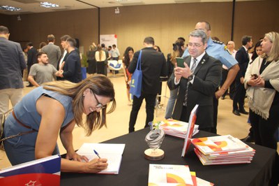 Lançamento do Livro 10 anos da Rede de Parcerias - dia 02-06-2025 (309).JPG