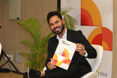 Lançamento do Livro 10 anos da Rede de Parcerias - dia 02-06-2025 (31).JPG