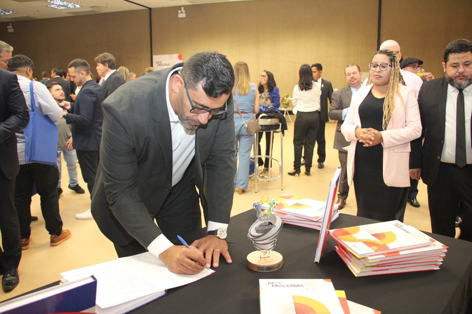 Lançamento do Livro 10 anos da Rede de Parcerias - dia 02-06-2025 (317).JPG