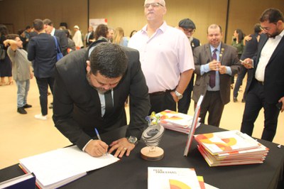 Lançamento do Livro 10 anos da Rede de Parcerias - dia 02-06-2025 (319).JPG